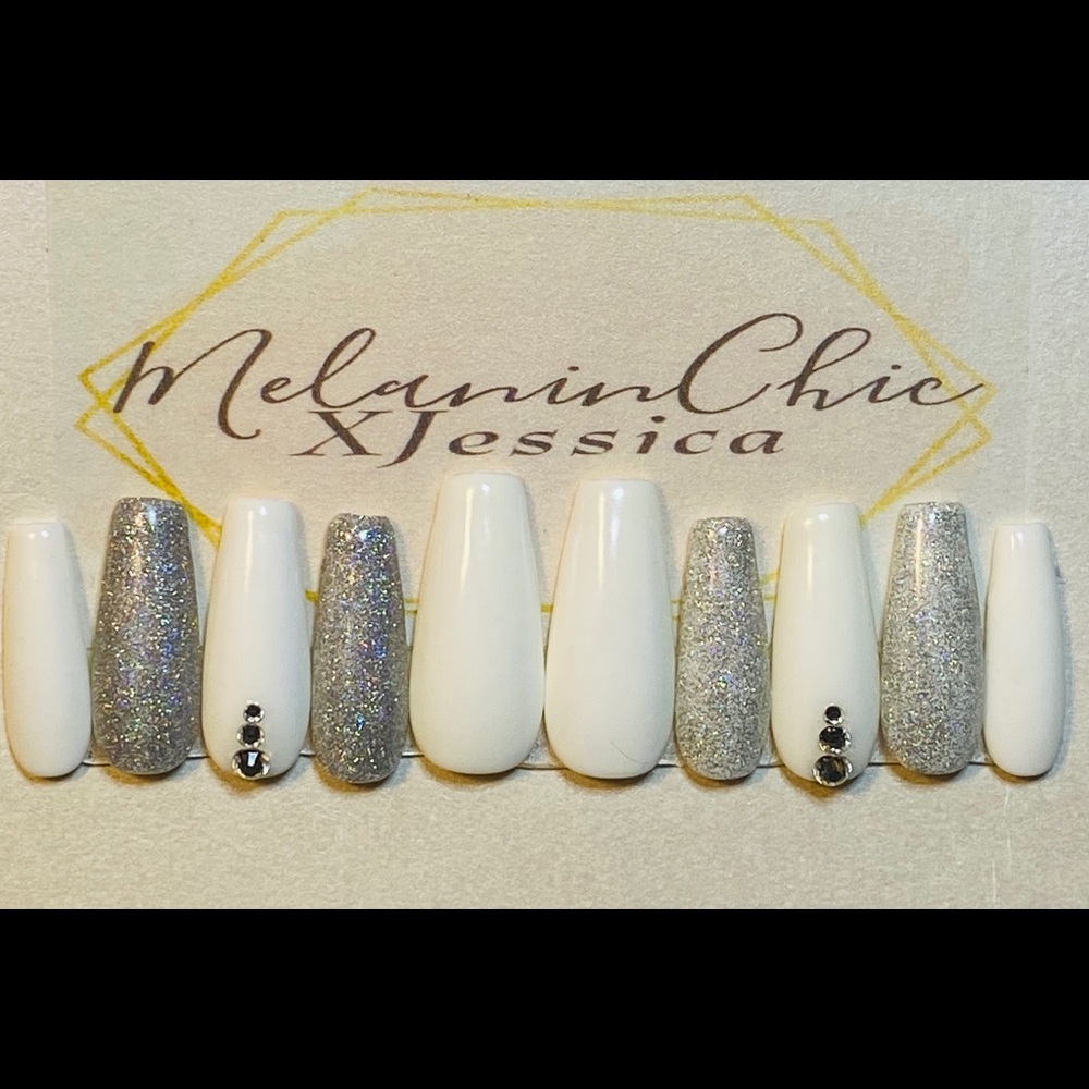 Modern Chic||Press-on Nail Set